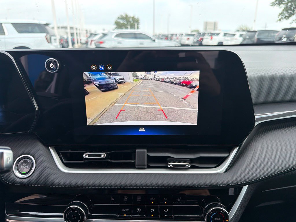 Used 2026 Chevrolet Equinox LT FWD image 25