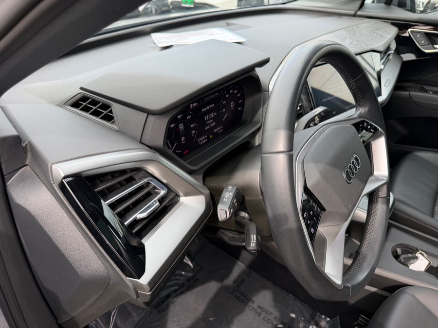 Used 2023 Audi Q4 e-tron Premium w/ Convenience Package RWD image 10