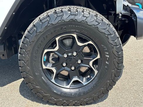 Used 2023 Jeep Wrangler Unlimited Rubicon 4xe image 28