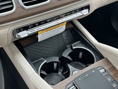 New 2026 Mercedes-Benz GLE 450e 4MATIC image 32