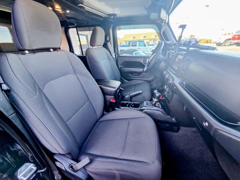 Used 2023 Jeep Gladiator Willys image 32