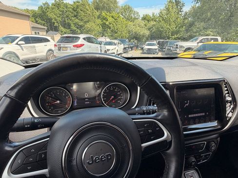 Used 2019 Jeep Compass Limited AWD/4WD image 27