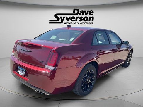 Used 2023 Chrysler 300 Touring L w/ Safetytec Plus Group image 4