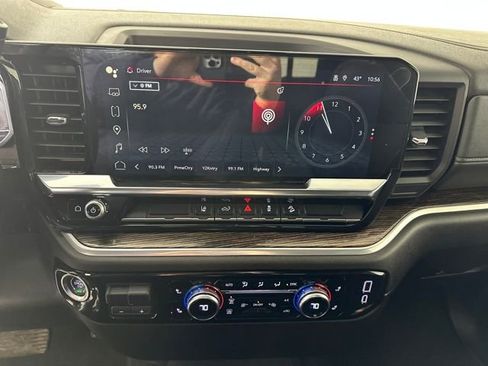 Used 2024 GMC Sierra 2500 SLE image 21