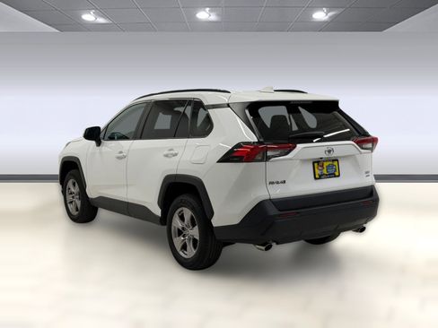 Used 2023 Toyota RAV4 XLE AWD/4WD image 2