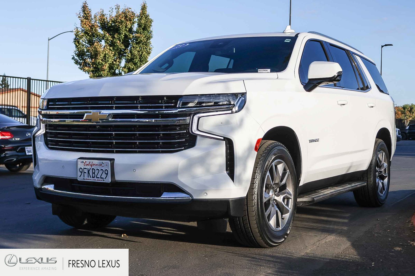 Used 2023 Chevrolet Tahoe LT w/ Luxury Package AWD/4WD image 3