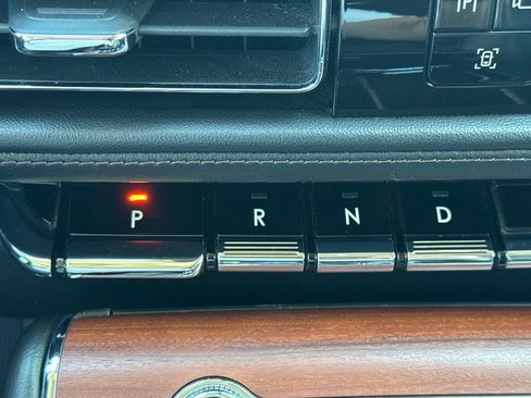 Used 2023 Lincoln Aviator Reserve AWD/4WD image 30