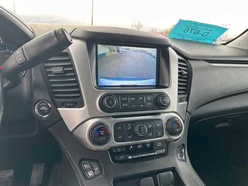 Used 2018 GMC Yukon XL SLT w/ Open Road Package AWD/4WD image 17