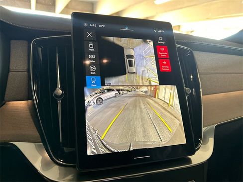 New 2026 Volvo XC90 B6 Plus w/ Protection Package Premier image 16