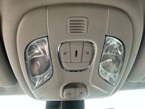 Used 2022 Jeep Compass Limited w/ Sun and Sound Group AWD/4WD image 14
