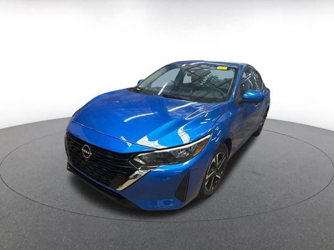 Used 2025 Nissan Sentra SV FWD image 9