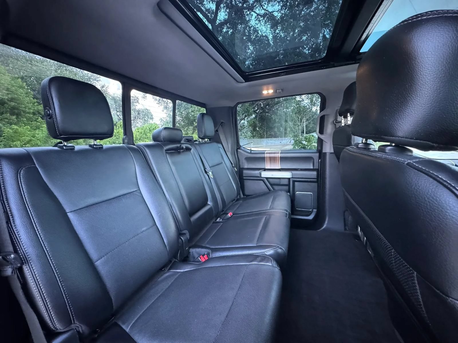 Used 2015 Ford F150 Lariat w/ Equipment Group 502A Luxury AWD/4WD image 32