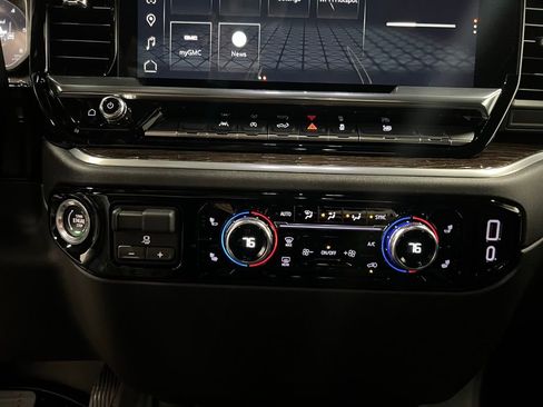 New 2026 GMC Sierra 1500 Elevation image 22