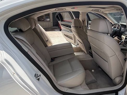 Used 2009 BMW 750Li RWD image 28