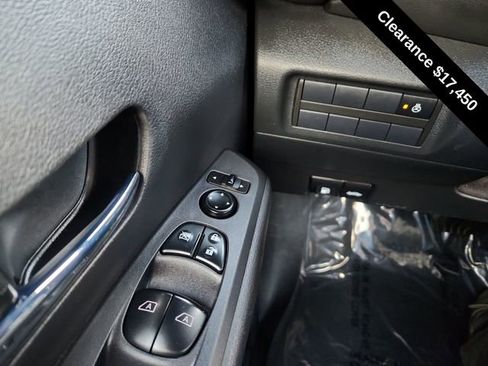 Used 2023 Nissan Kicks SR w/ SR Premium Package image 33