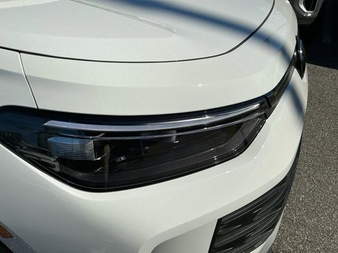 New 2026 Volkswagen Tiguan SE image 23