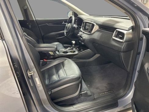Used 2020 Kia Sorento EX image 12