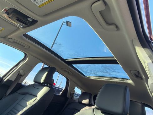 Used 2025 Kia Sportage SX Prestige image 33