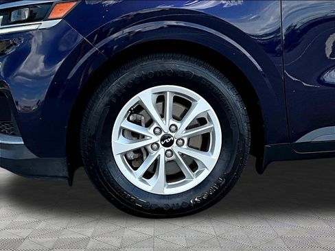Used 2022 Kia Carnival LX FWD image 34