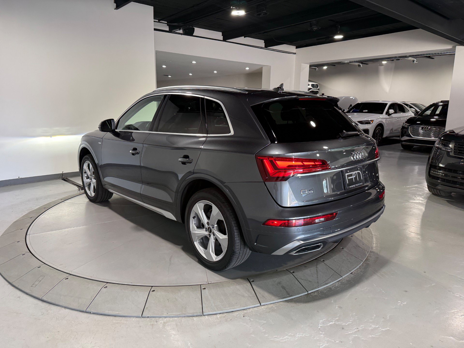 Used 2023 Audi Q5 2.0T Premium Plus w/ Premium Plus Package AWD/4WD image 12