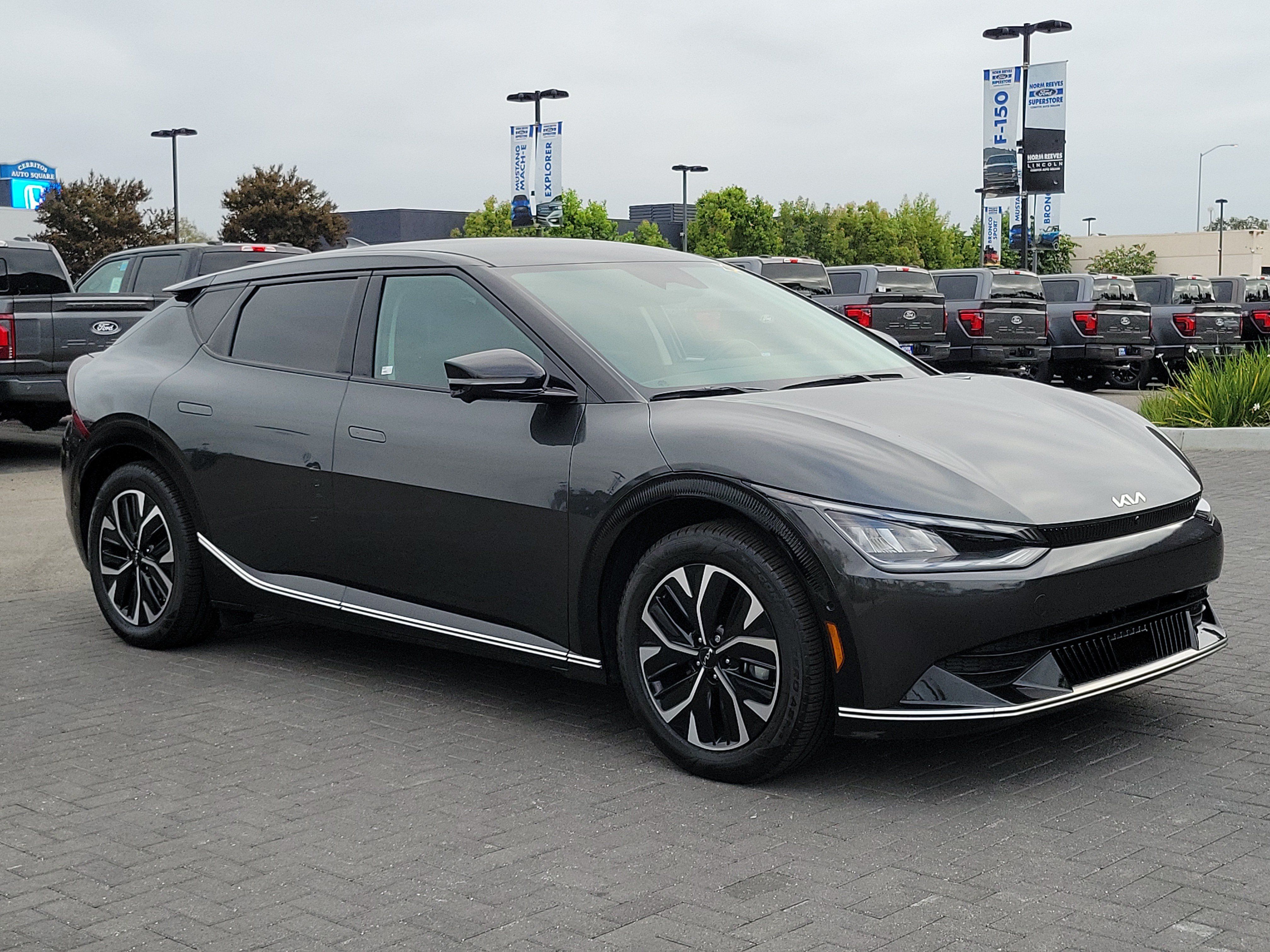Used 2024 Kia EV6 Wind w/ Wind Technology Package RWD image 28