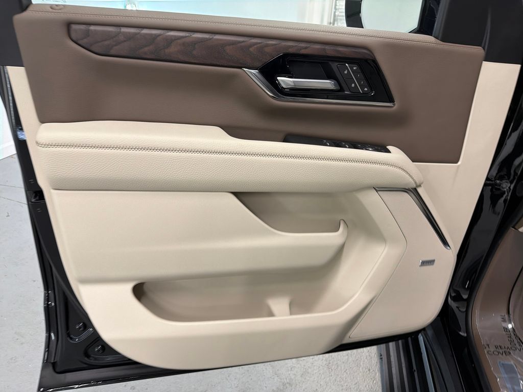 New 2026 GMC Yukon Denali w/ Denali Reserve Package AWD/4WD image 11