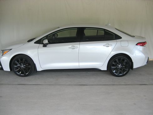 Certified 2023 Toyota Corolla SE image 22