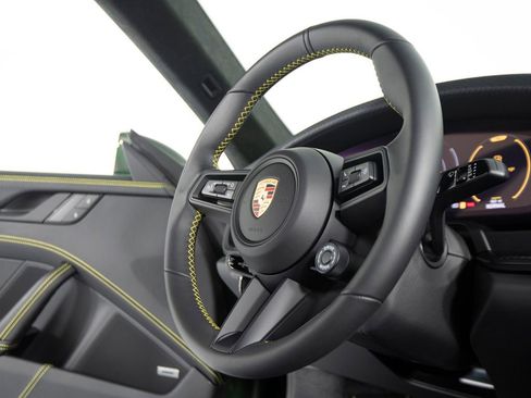 Certified 2025 Porsche 911 GT3 RWD image 32