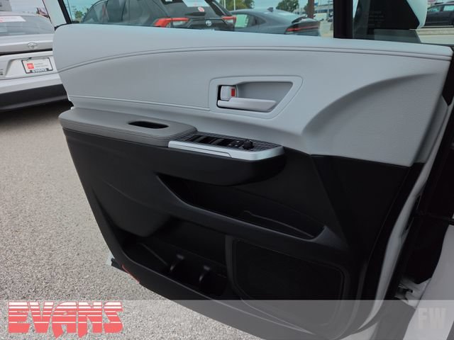 Certified 2025 Toyota Sienna LE FWD image 18