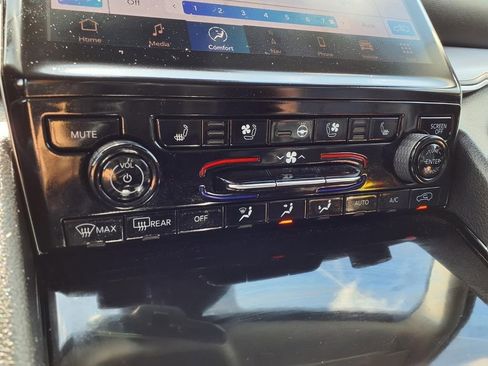 Used 2023 Jeep Grand Cherokee L Limited w/ Luxury Tech Group II image 9