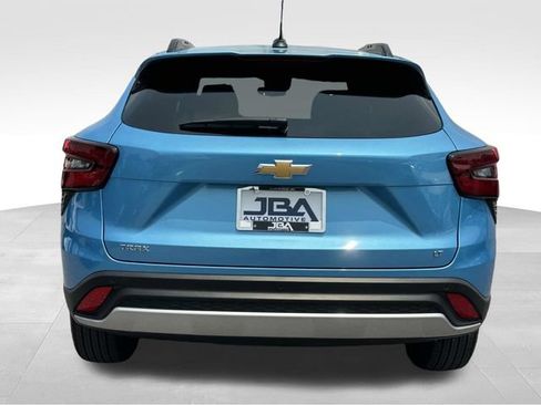 Certified 2025 Chevrolet Trax LT w/ Driver Confidence Package FWD image 27