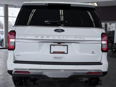 Used 2022 Ford Expedition XLT image 13