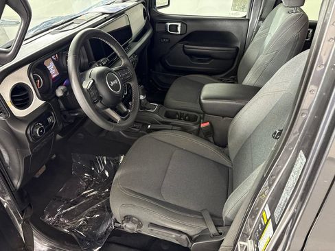 Used 2025 Jeep Wrangler Unlimited Sport AWD/4WD image 24