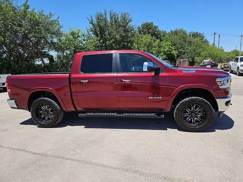 Used 2020 RAM 1500 Laramie AWD/4WD image 9