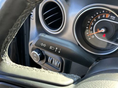 Used 2022 Jeep Gladiator Sport image 19