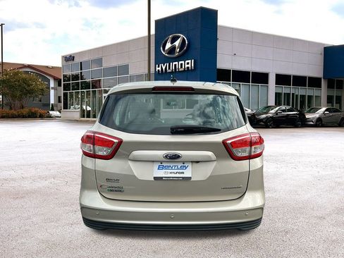 Used 2017 Ford C-MAX Energi Titanium w/ Equipment Group 501A image 4