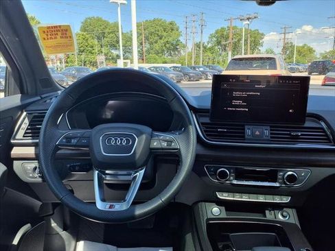 Certified 2025 Audi Q5 e Premium Plus w/ Premium Plus Package AWD/4WD image 12