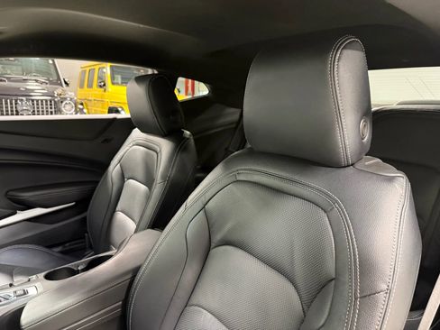 Used 2018 Chevrolet Camaro SS image 16