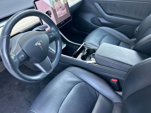 Used 2018 Tesla Model 3 Long Range image 9