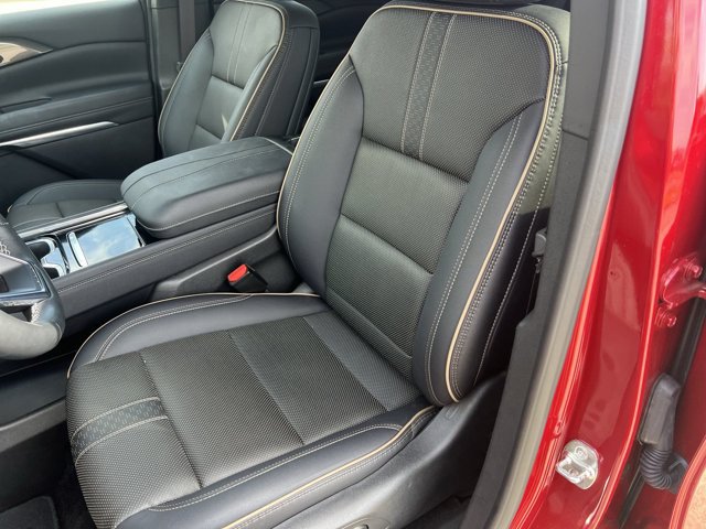 Used 2025 Chevrolet Traverse High Country w/ LPO, Floor Liner Package FWD image 20