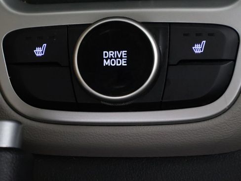 Certified 2026 Hyundai Venue SEL FWD image 38