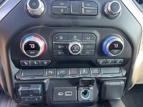 Used 2021 GMC Sierra 2500 SLT w/ SLT Preferred Package image 28