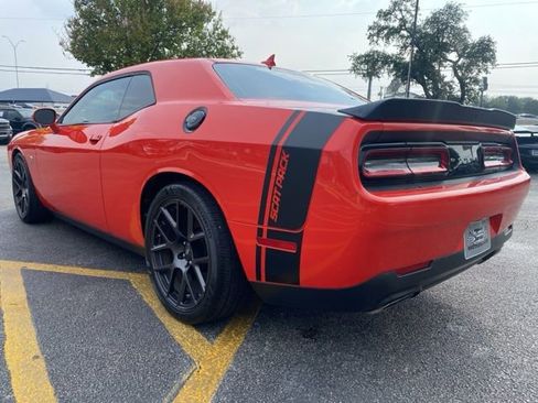 Used 2018 Dodge Challenger R/T Scat Pack RWD image 3