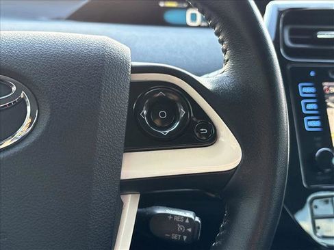 Used 2016 Toyota Prius Three image 15