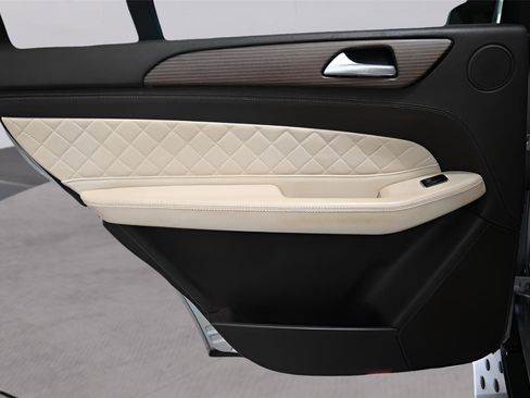 Used 2019 Mercedes-Benz GLS 450 4MATIC w/ Grand Edition Package image 15