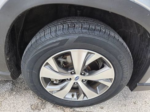 Used 2023 Subaru Ascent Premium w/ Convenience Package AWD/4WD image 10