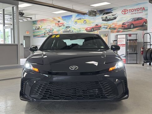 Used 2026 Toyota Camry SE FWD image 7