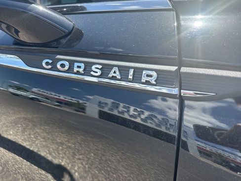 Used 2022 Lincoln Corsair FWD w/ Premium Package image 9