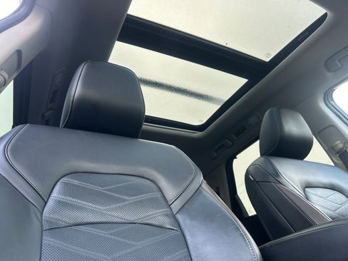 Used 2023 Nissan Pathfinder Platinum image 22