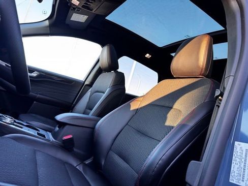 New 2026 Ford Escape ST-Line w/ Tech Pack #1 image 9